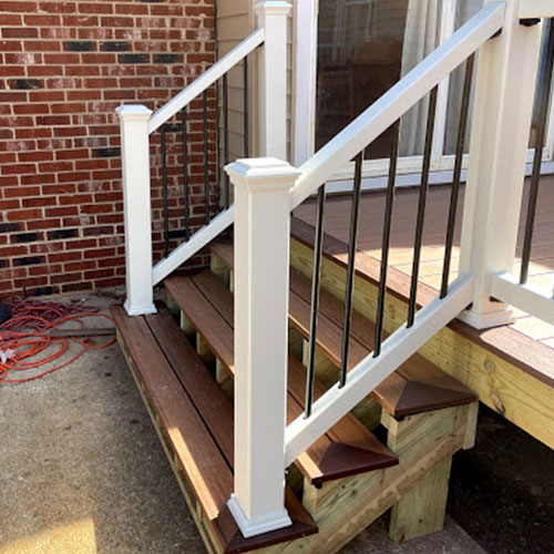 Case Study: DIY'er shows how he rebuilt his deck.